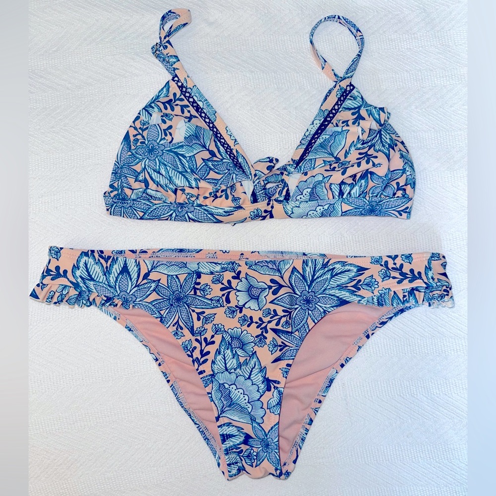 ❤️Ruffle Floral Bikini-Small Top/Medium Bottom